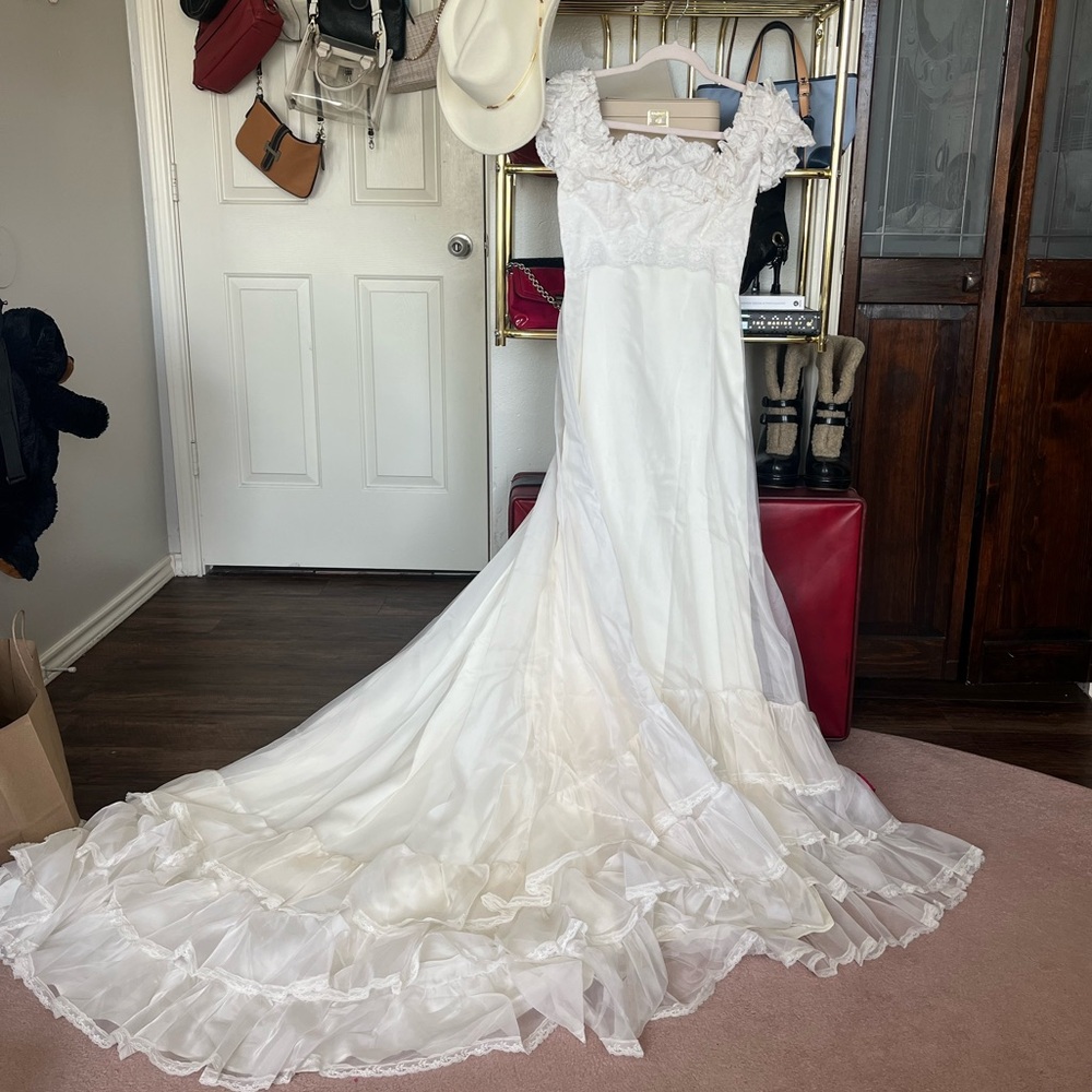 Vintage wedding dress
